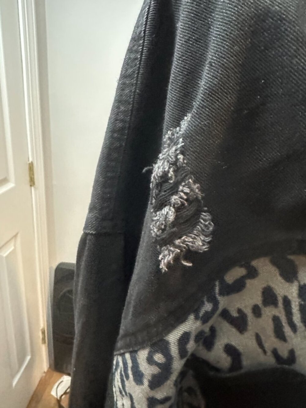 Cat Lovers Jacket. Black Leopard Print Denim Jean Jacket with Smoking Cat (XL) - Picture 11 of 12